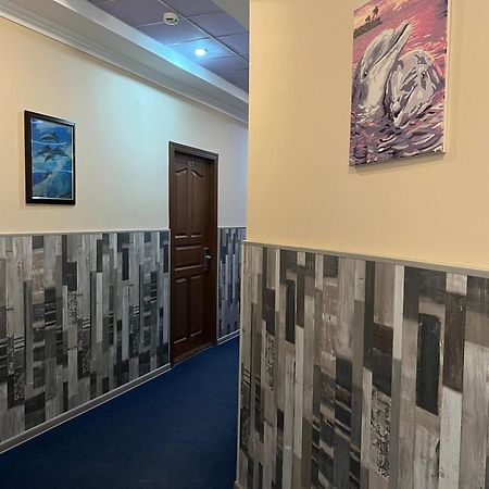 Three Dolphins Hotel Актау Екстериор снимка