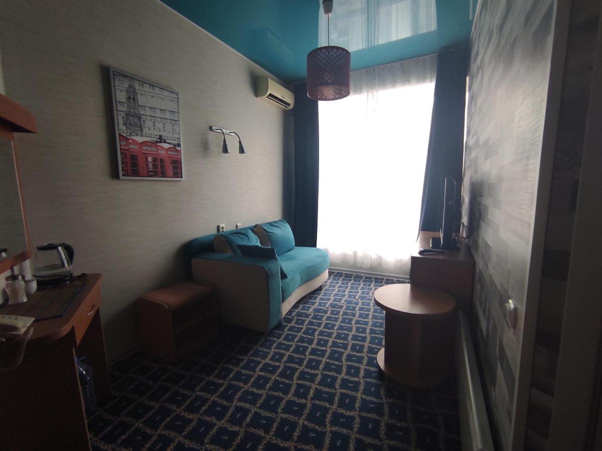 Three Dolphins Hotel Актау Екстериор снимка