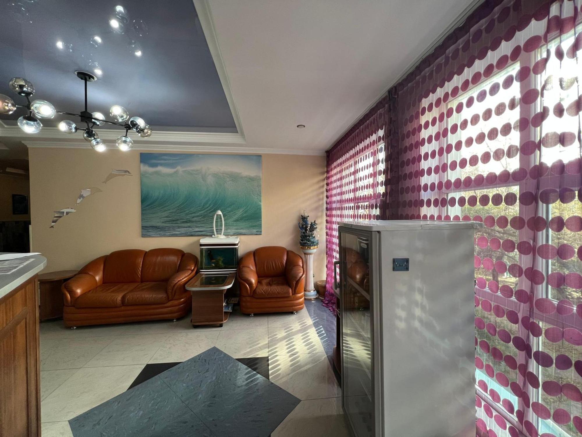 Three Dolphins Hotel Актау Екстериор снимка