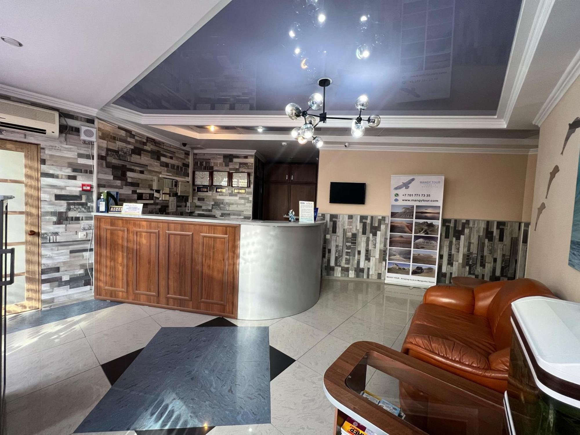 Three Dolphins Hotel Актау Екстериор снимка