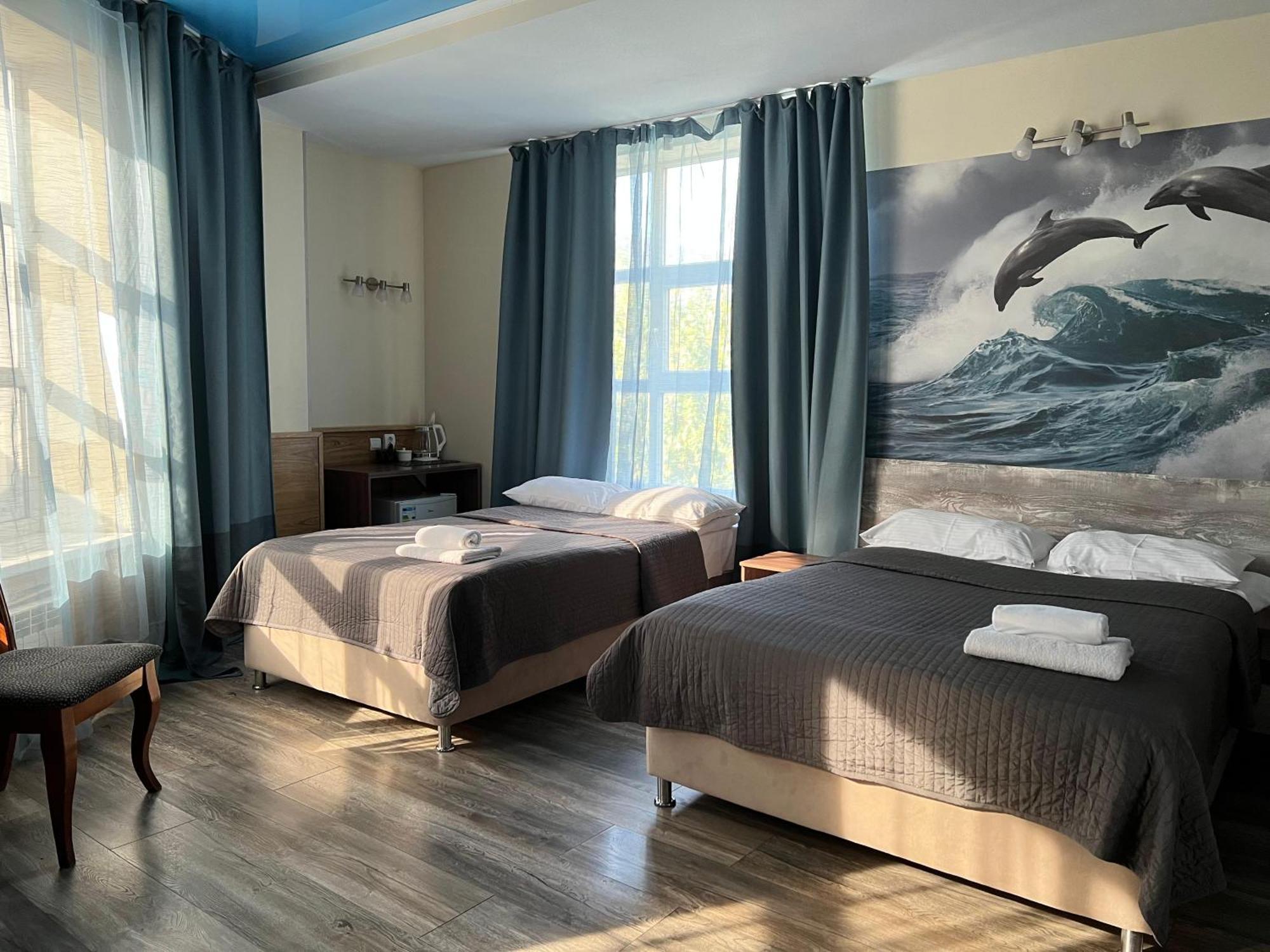 Three Dolphins Hotel Актау Екстериор снимка